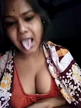 Snapshot of yoursweety09 chatting on 01.12.25 yoursweety09 online show from 01.12.25