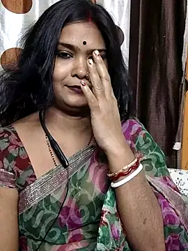 Snapshot of yoursweety09 chatting on 10.07.25 yoursweety09 online show from 10.07.25