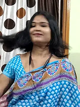 Snapshot of yoursweety09 chatting on 10.15.25 yoursweety09 online show from 10.15.25