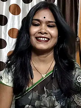 Snapshot of yoursweety09 chatting on 10.15.25 yoursweety09 online show from 10.15.25