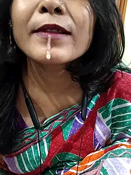 Snapshot of yoursweety09 chatting on 10.16.25 yoursweety09 online show from 10.16.25