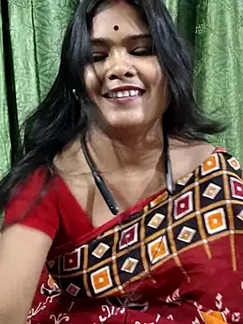 Snapshot of yoursweety09 chatting on 10.26.25 yoursweety09 online show from 10.26.25