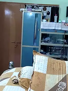 Snapshot of yoursweety09 chatting on 10.26.25 yoursweety09 online show from 10.26.25