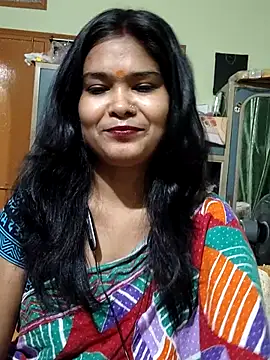 Snapshot of yoursweety09 chatting on 10.27.25 yoursweety09 online show from 10.27.25