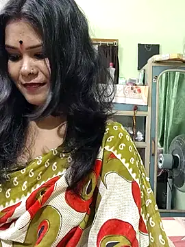 Snapshot of yoursweety09 chatting on 10.30.25 yoursweety09 online show from 10.30.25