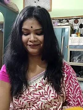 Snapshot of yoursweety09 chatting on 10.31.25 yoursweety09 online show from 10.31.25