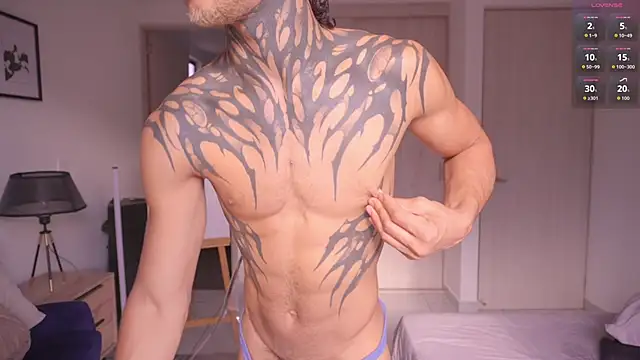 Snapshot of _srerotic chatting on 10.04.25 srerotic online show from 10.04.25