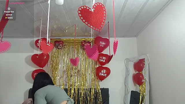 Laylafoxy tay online show from 02.15.25