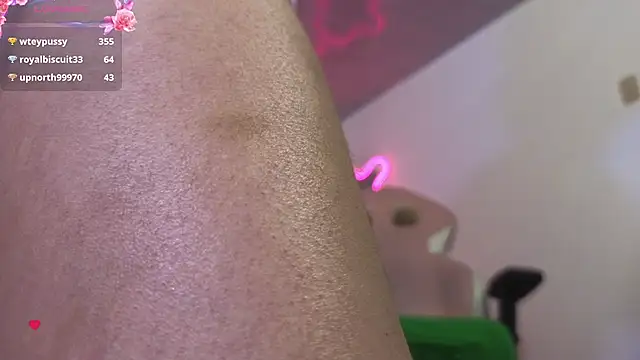 Laylafoxy tay online show from 03.10.25