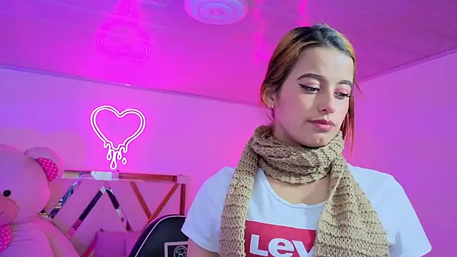 Laylafoxy tay online show from 09.14.25