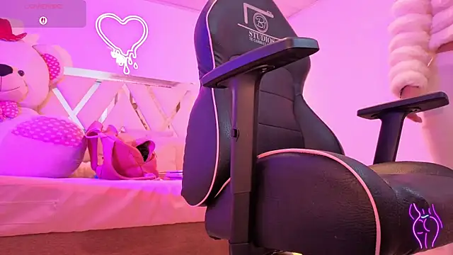 Laylafoxy tay online show from 10.13.25