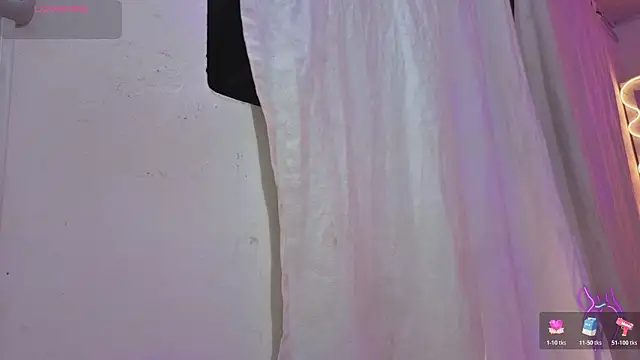 Laylafoxy tay online show from 11.24.25