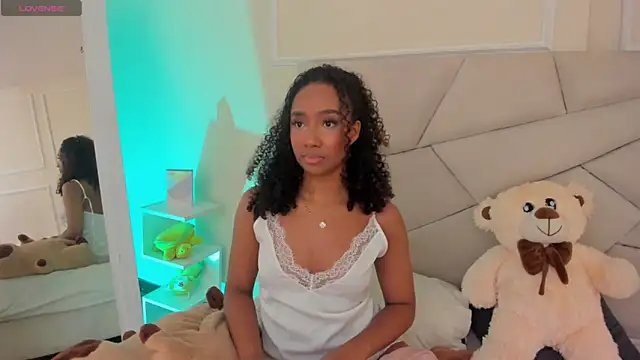 Amber  Sanchez online show from 03.17.25