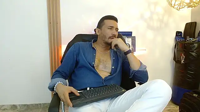 Reiko 85  online show from 11.14.25