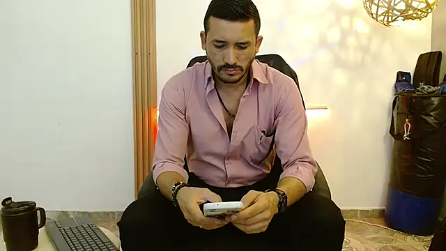 Reiko 85  online show from 11.19.25