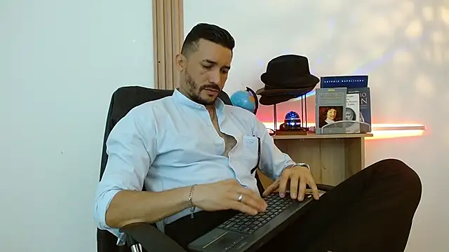 Reiko 85  online show from 11.26.25