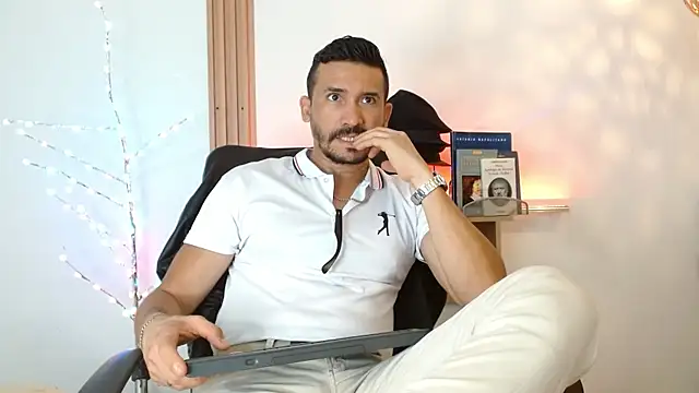 Reiko 85  online show from 01.11.26