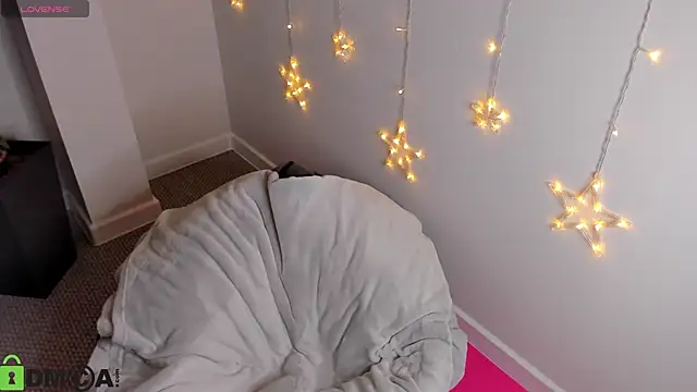 Jennifer Wadee online show from 12.14.25