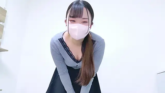 Snapshot of MAIKA_pyon chatting on 12.11.24 MAIKA pyon online show from 12.11.24