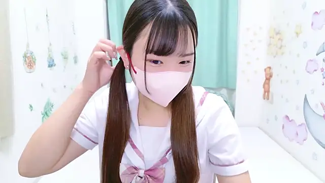 Snapshot of MAIKA_pyon chatting on 12.12.24 MAIKA pyon online show from 12.12.24