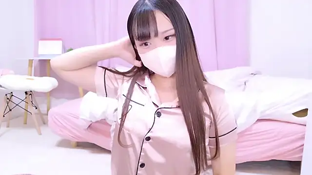 Snapshot of MAIKA_pyon chatting on 12.30.24 MAIKA pyon online show from 12.30.24