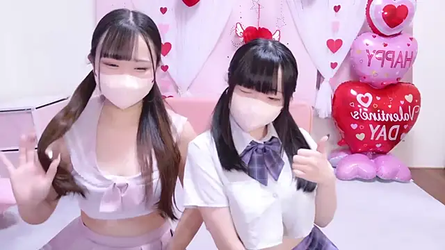 Snapshot of MAIKA_pyon chatting on 02.10.25 MAIKA pyon online show from 02.10.25