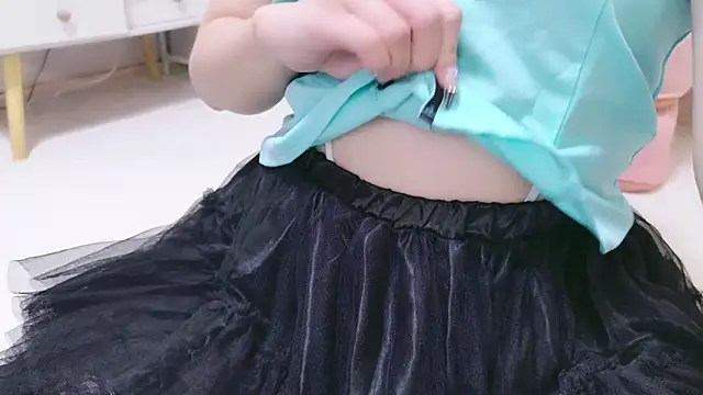 Snapshot of MAIKA_pyon chatting on 03.06.25 MAIKA pyon online show from 03.06.25