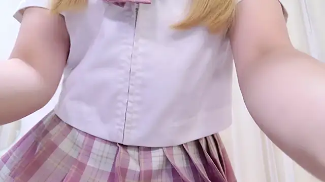 Snapshot of MAIKA_pyon chatting on 03.22.25 MAIKA pyon online show from 03.22.25