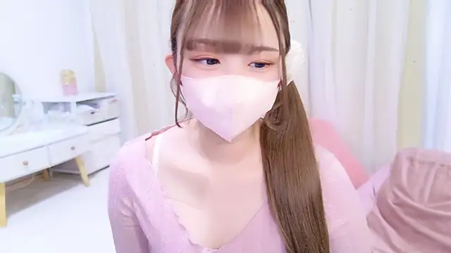 Snapshot of MAIKA_pyon chatting on 09.09.25 MAIKA pyon online show from 09.09.25