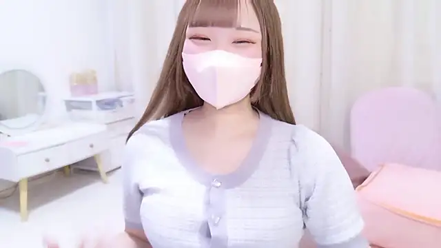 Snapshot of MAIKA_pyon chatting on 09.21.25 MAIKA pyon online show from 09.21.25