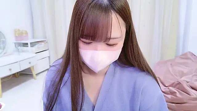 Snapshot of MAIKA_pyon chatting on 11.12.25 MAIKA pyon online show from 11.12.25