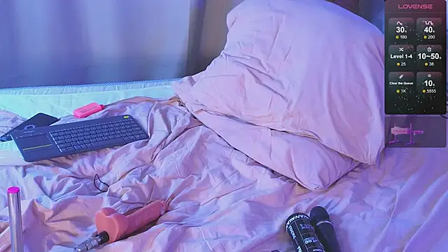 Snapshot of Devilsss_toy chatting on 12.09.24 Devilsss toy online show from 12.09.24