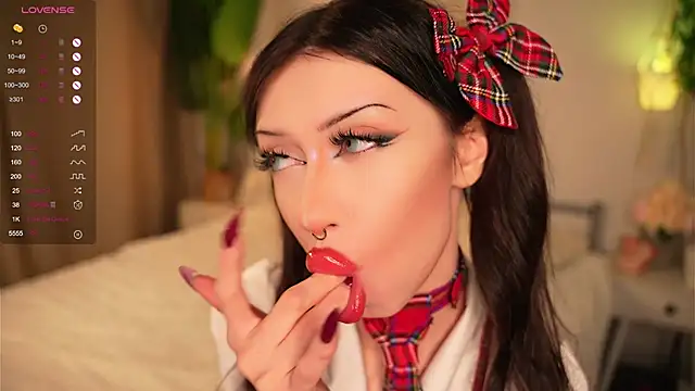 Snapshot of Devilsss_toy chatting on 09.29.25 Devilsss toy online show from 09.29.25