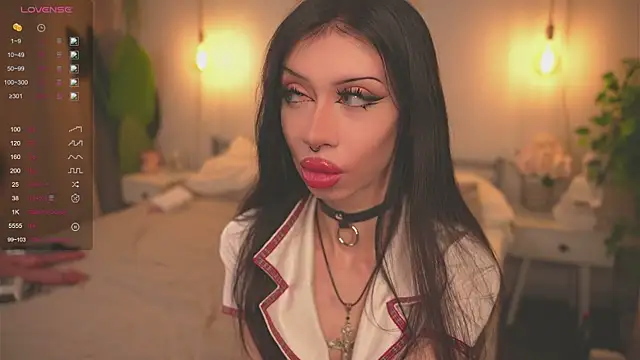 Snapshot of Devilsss_toy chatting on 10.18.25 Devilsss toy online show from 10.18.25