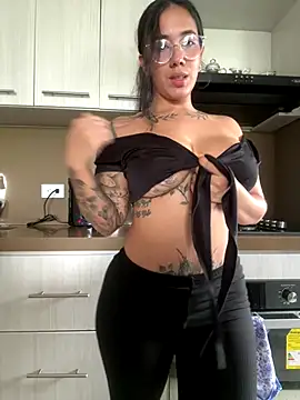 Snapshot of AndyFire69 chatting on 10.06.25 AndyFire69 online show from 10.06.25