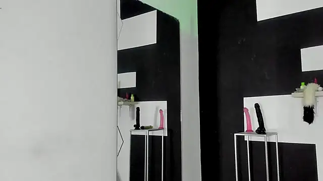 haileycat online show from 01.13.25