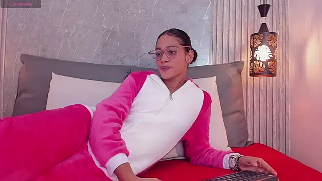 Alahia Baiter online show from 12.24.24