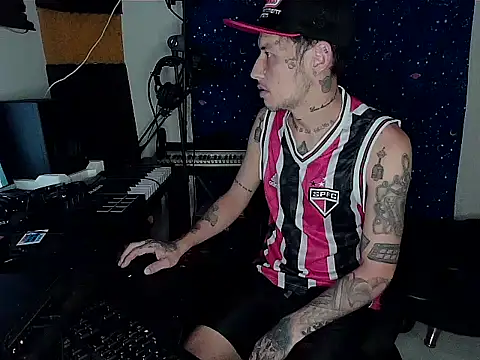 Snapshot of patrik_tattoo_ chatting on 12.10.24 patrik tattoo online show from 12.10.24