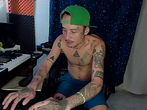 Snapshot of patrik_tattoo_ chatting on 01.30.25 patrik tattoo online show from 01.30.25