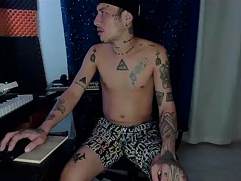 Snapshot of patrik_tattoo_ chatting on 02.05.25 patrik tattoo online show from 02.05.25