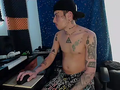 Snapshot of patrik_tattoo_ chatting on 02.05.25 patrik tattoo online show from 02.05.25