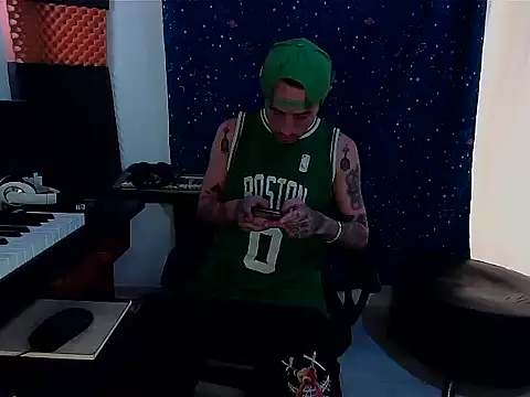 Snapshot of patrik_tattoo_ chatting on 02.11.25 patrik tattoo online show from 02.11.25