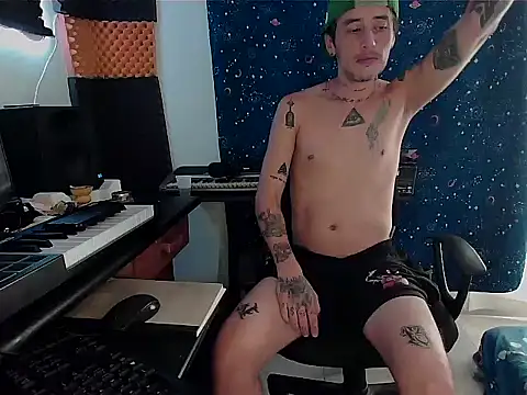 Snapshot of patrik_tattoo_ chatting on 03.02.25 patrik tattoo online show from 03.02.25