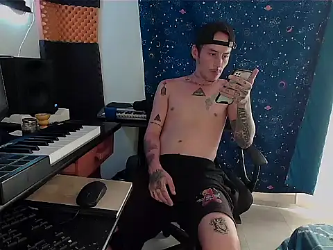 Snapshot of patrik_tattoo_ chatting on 03.05.25 patrik tattoo online show from 03.05.25