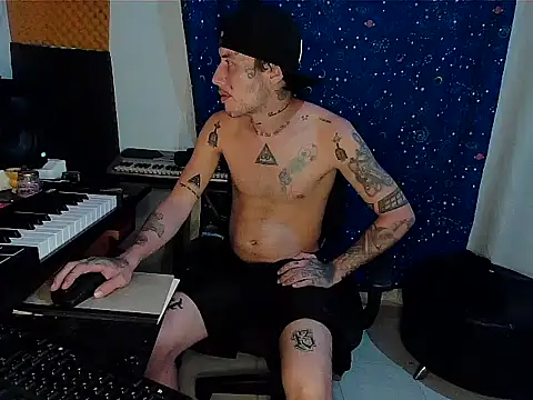 Snapshot of patrik_tattoo_ chatting on 03.19.25 patrik tattoo online show from 03.19.25