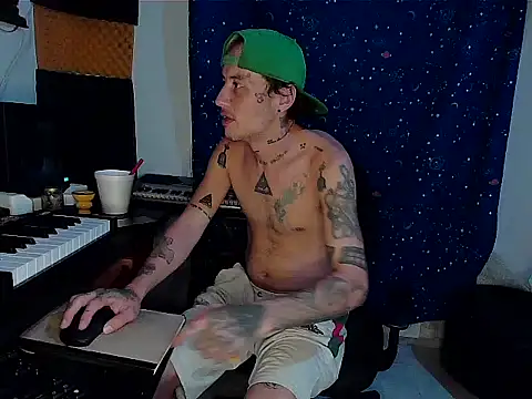 Snapshot of patrik_tattoo_ chatting on 03.22.25 patrik tattoo online show from 03.22.25