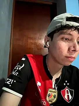 Omaaaaaaa00001 online show from 10.31.25