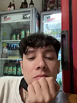 Omaaaaaaa00001 online show from 11.21.25