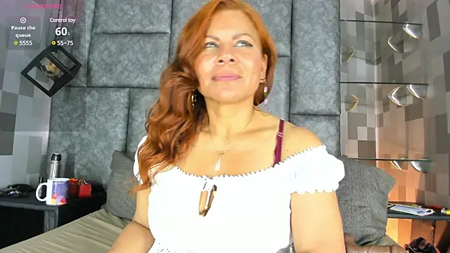 Snapshot of Corina_Taylor_ chatting on 02.11.25 Corina Taylor online show from 02.11.25