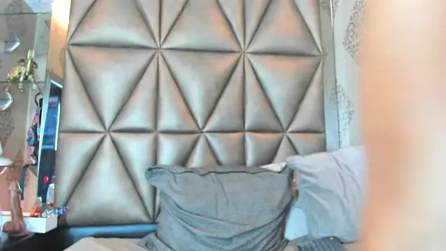 Snapshot of Corina_Taylor_ chatting on 10.09.25 Corina Taylor online show from 10.09.25